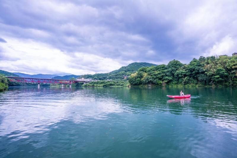 四国旅行のhub拠点 古民家ゲストハウス Heso Camp Мійоші Екстер'єр фото