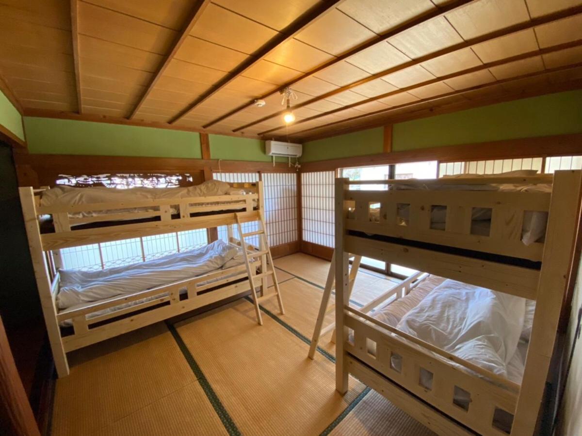 四国旅行のhub拠点 古民家ゲストハウス Heso Camp Мійоші Екстер'єр фото